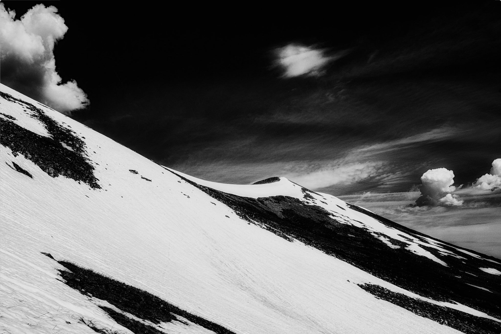 Ridgeline in BW